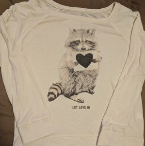 Raccoon love tee